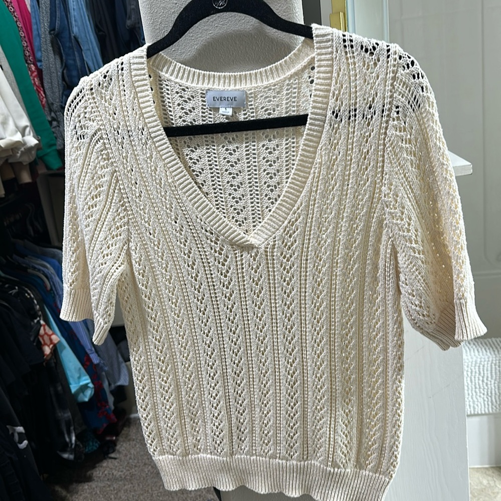 Evereve Cream Knit V-Neck Top